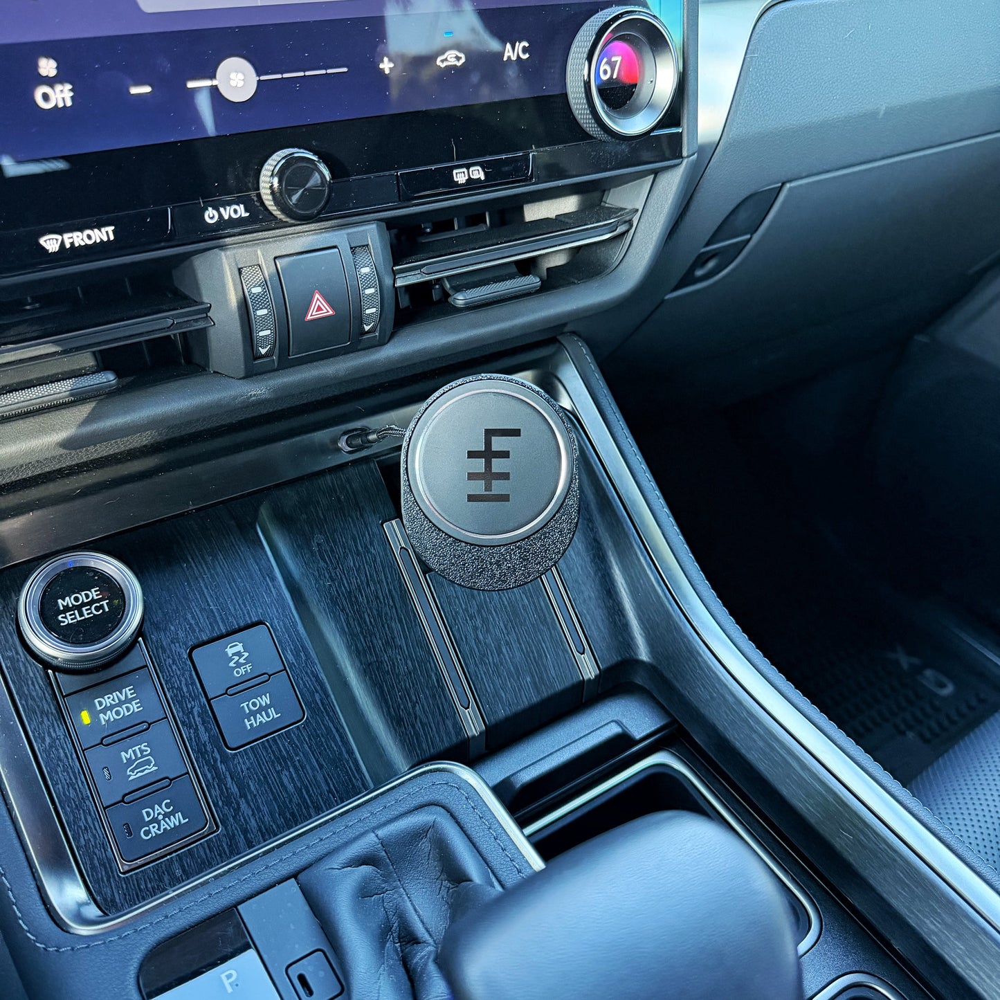 GX550 Adjustable Phone Charging Mount (MagSafe Charger Equipped)